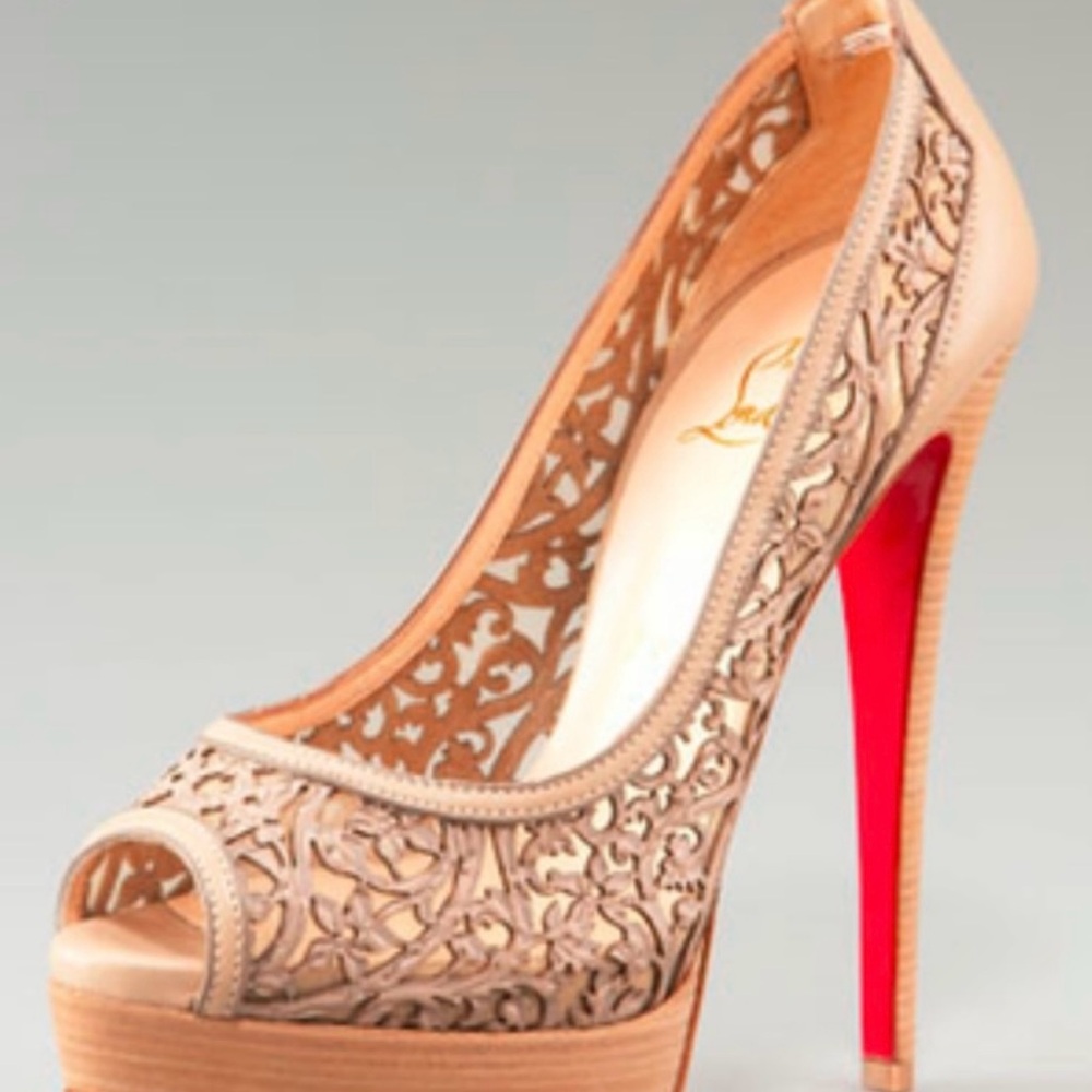 Christian Louboutin Pampas Laser Cut
Pumps 38.5